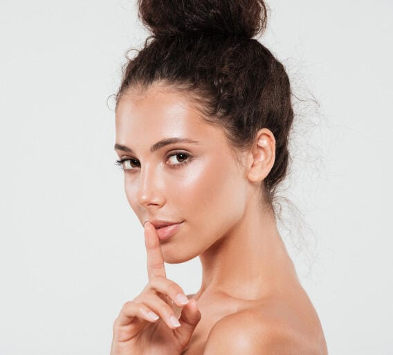 beauty-portrait-pretty-smiling-woman 1
